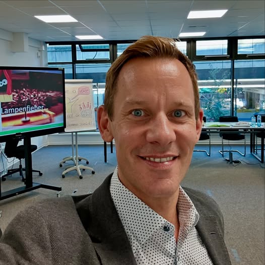 THOMAS BIRGFELLNER, MODERATION, PUBLIC SPEAKING COACH, TRAINING  &  BERATUNG